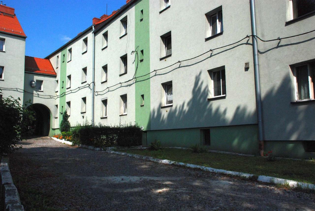 Apartament Kraszewskiego บือตอม ภายนอก รูปภาพ