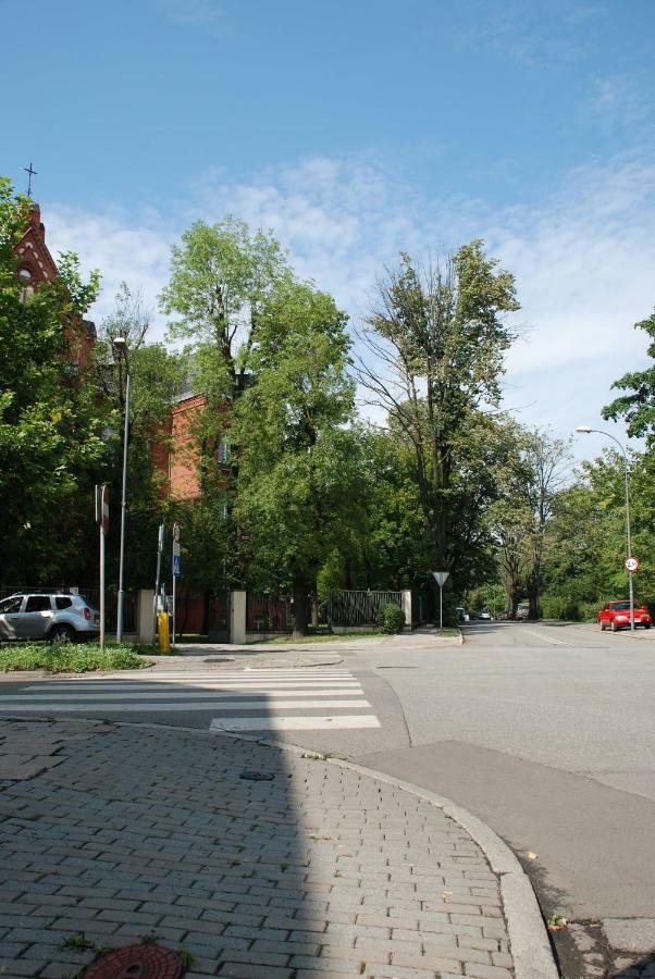 Apartament Kraszewskiego บือตอม ภายนอก รูปภาพ
