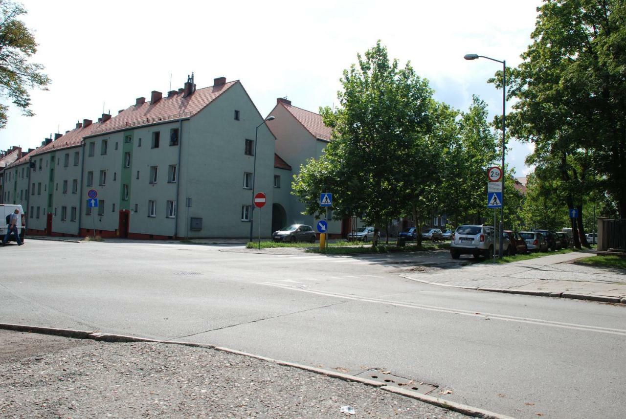 Apartament Kraszewskiego บือตอม ภายนอก รูปภาพ