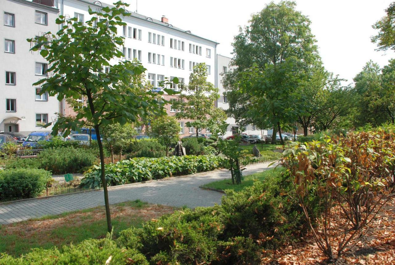 Apartament Kraszewskiego บือตอม ภายนอก รูปภาพ