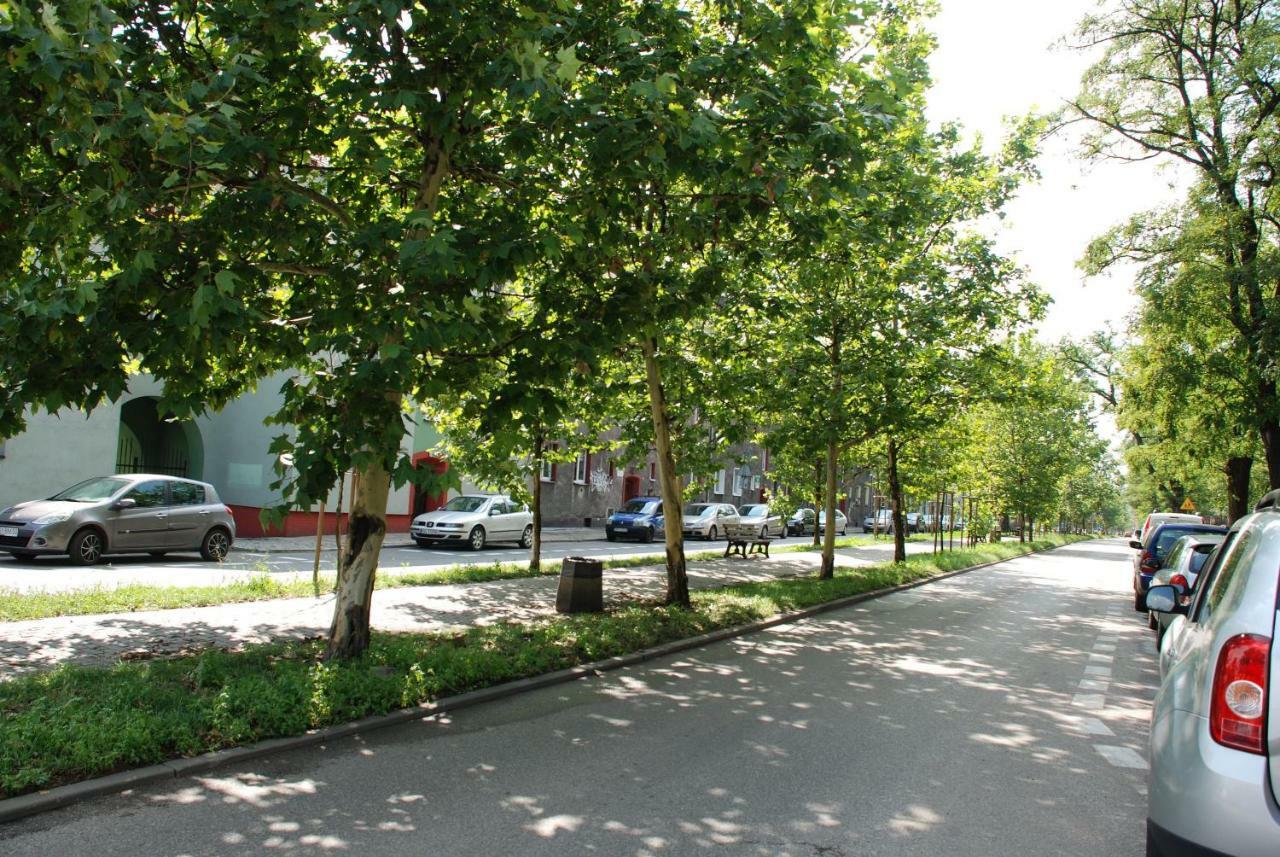 Apartament Kraszewskiego บือตอม ภายนอก รูปภาพ