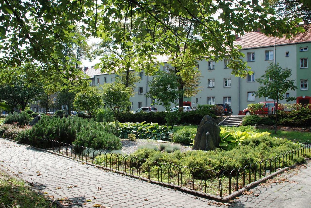 Apartament Kraszewskiego บือตอม ภายนอก รูปภาพ